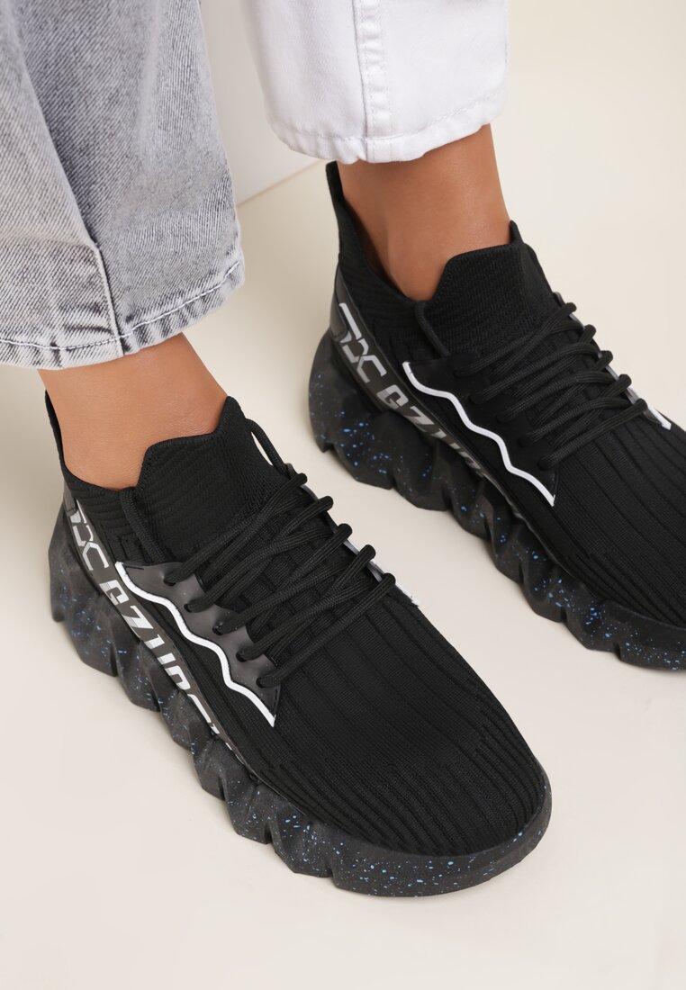 

Чорні Снікерси, Чорний