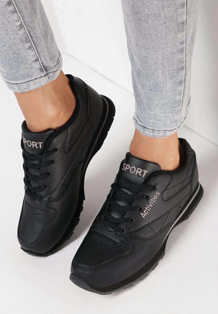 

Чорні Кросівки, Чорний