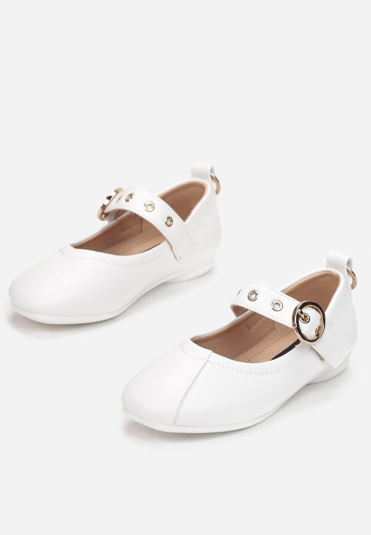 

Білі Балетки, Білий