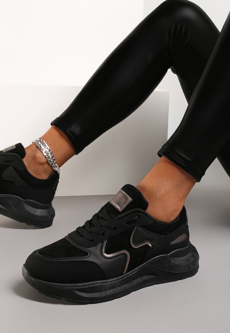 

Чорні Снікерси, Чорний