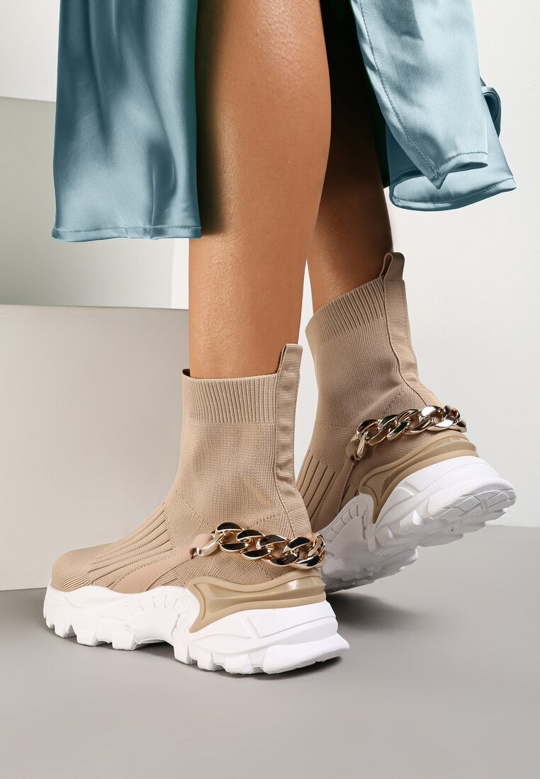 

Бежеві Снікерси, Бежевий