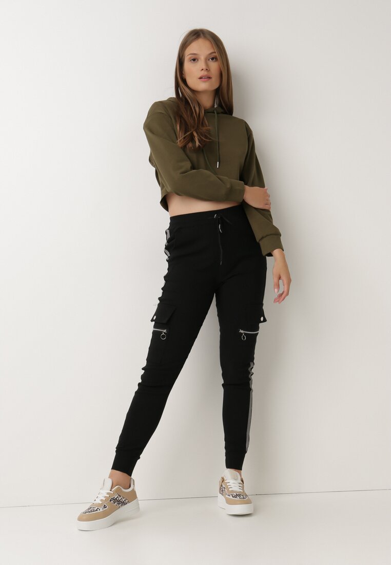 

Чорні Штани, Чорний