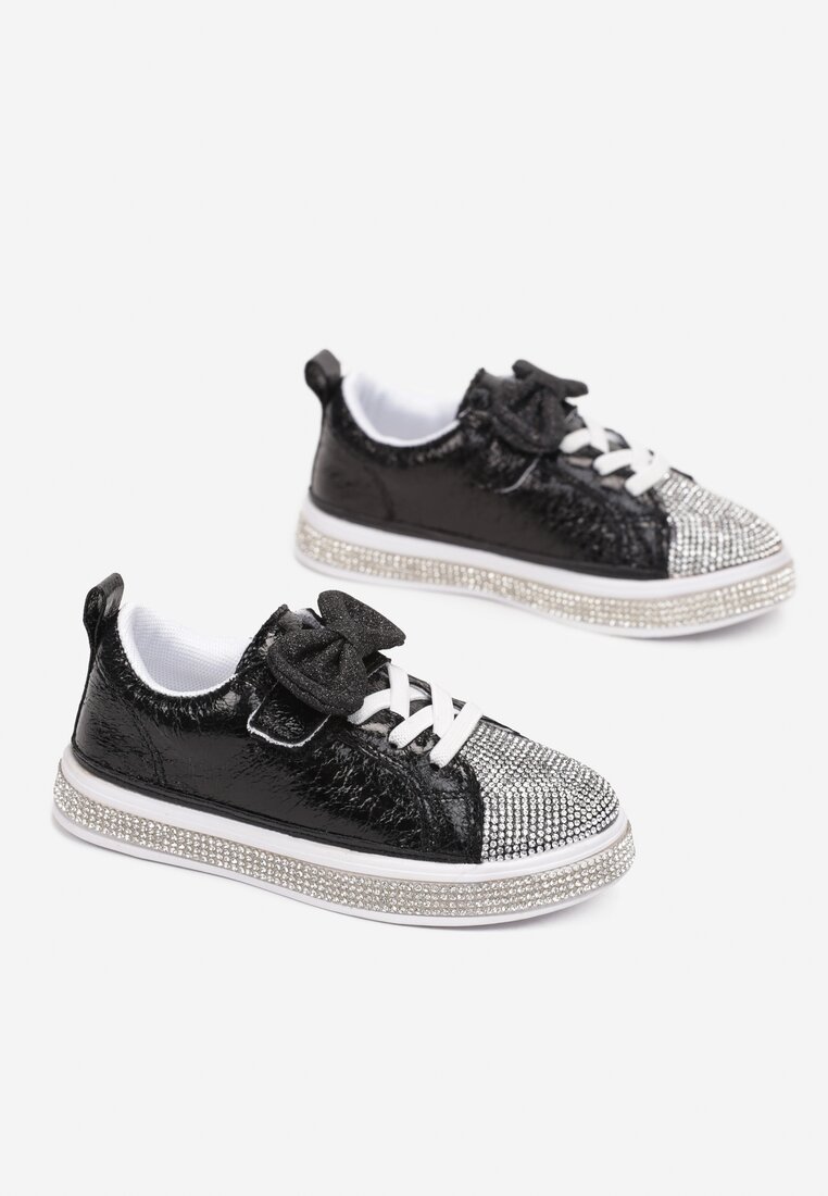 

Чорні Кеди, Чорний