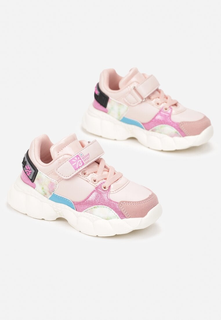 

Рожеві Кросівки, Рожевий