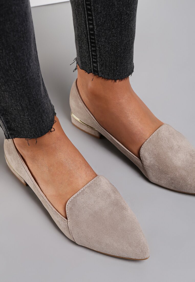 

Бежеві Туфлі, Бежевий