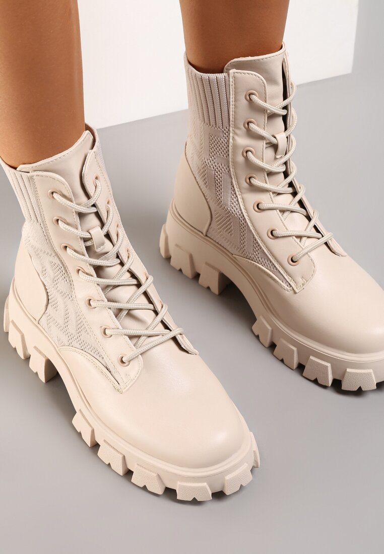 

Бежеві Черевики, Бежевий