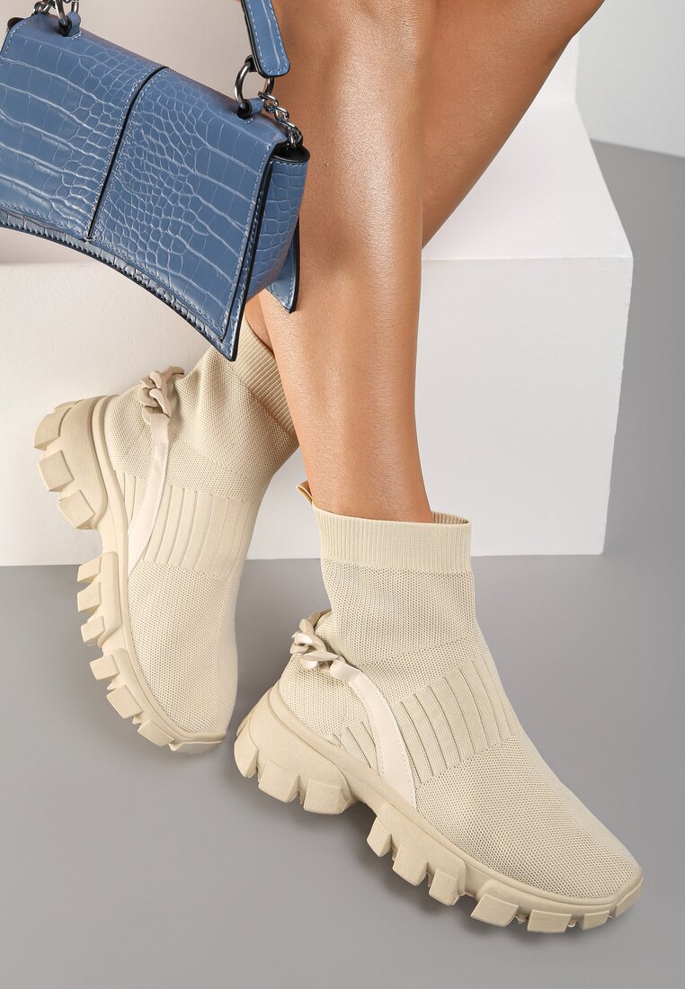 

Бежеві Снікерси, Бежевий