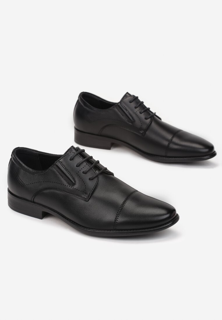 

Чорні Туфлі, Чорний