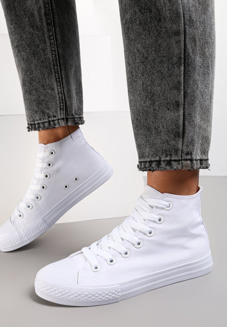 

Білі Кеди, Білий