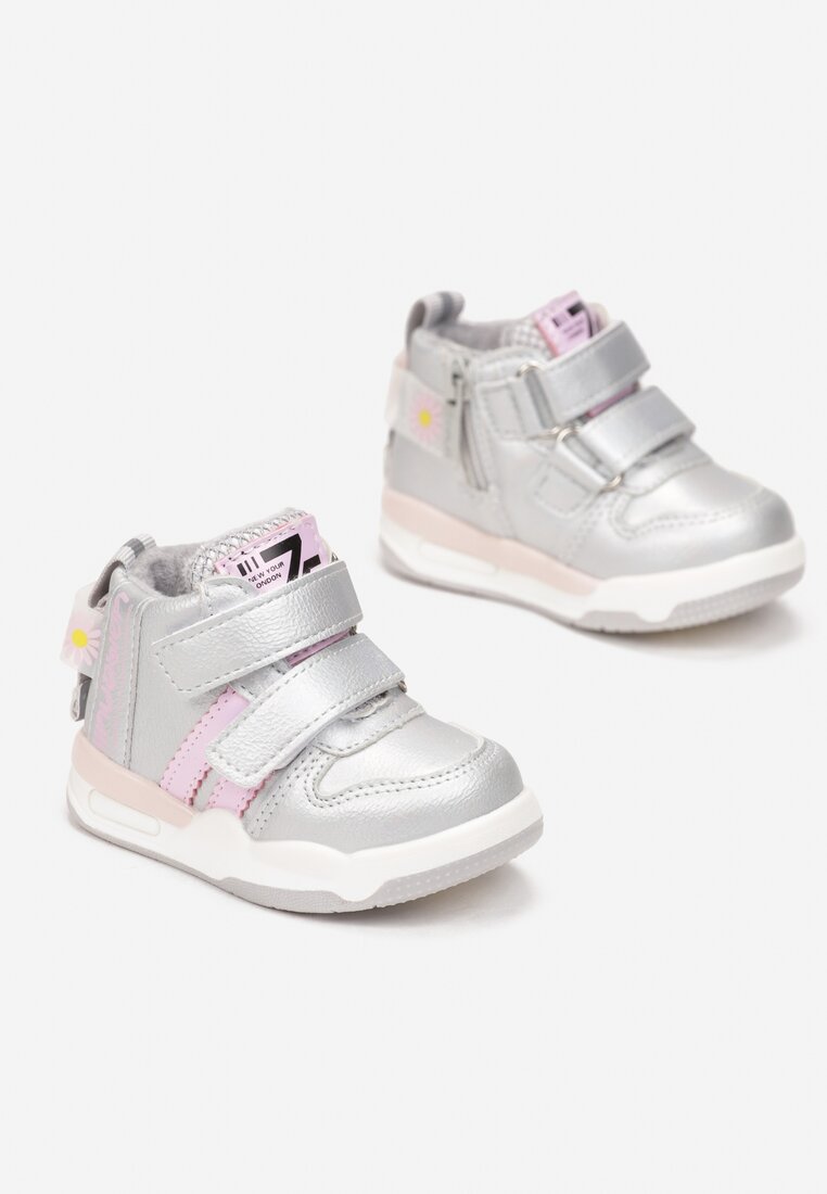 

Срібні Кросівки, Срібний