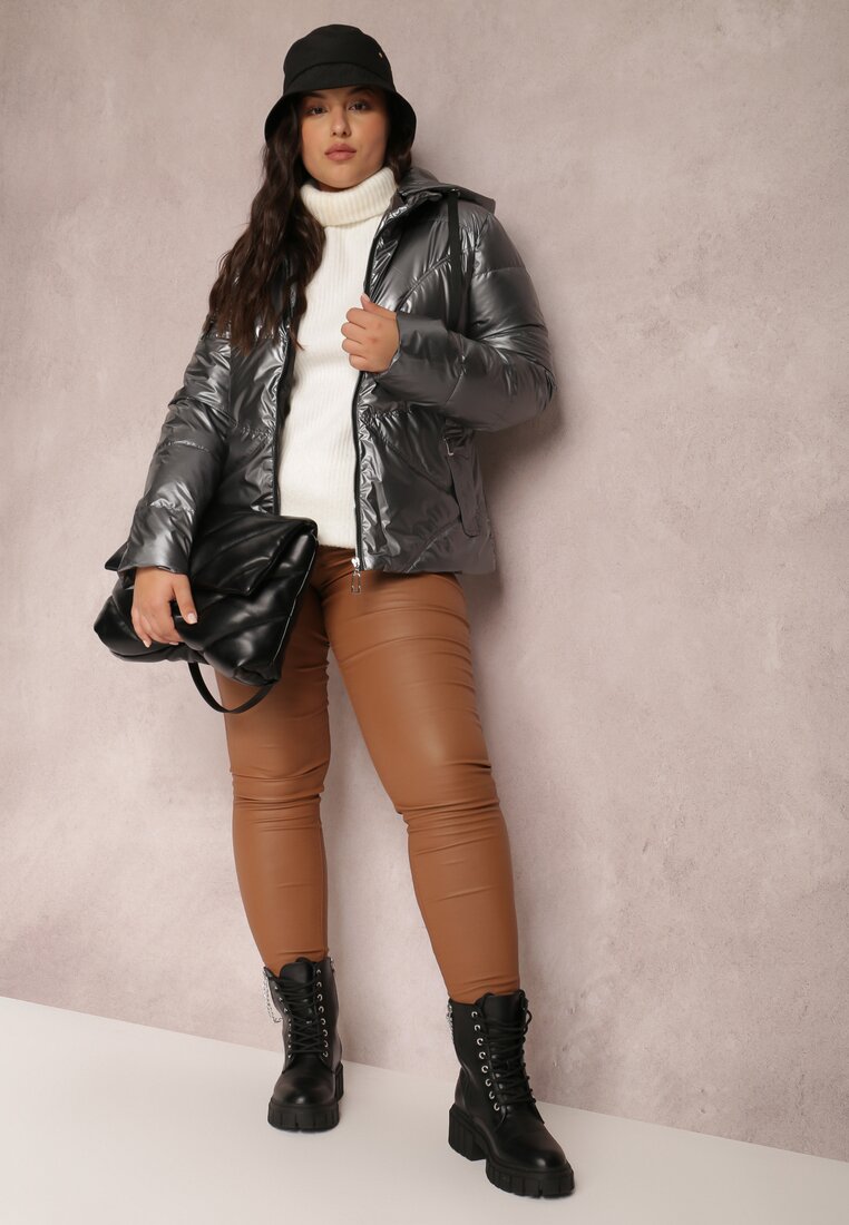 

Сіра Куртка, Сірий