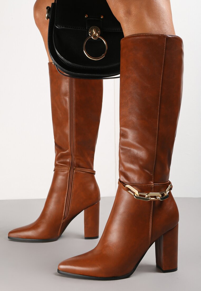 

Карамельні Чоботи, Карамельний