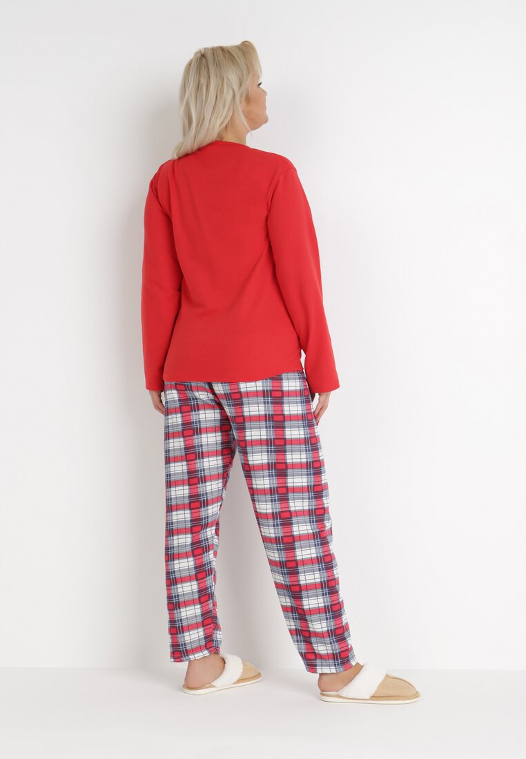 

Червона Піжама, Червоний