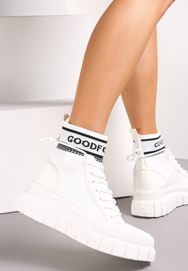 

Білі Снікерси, Білий