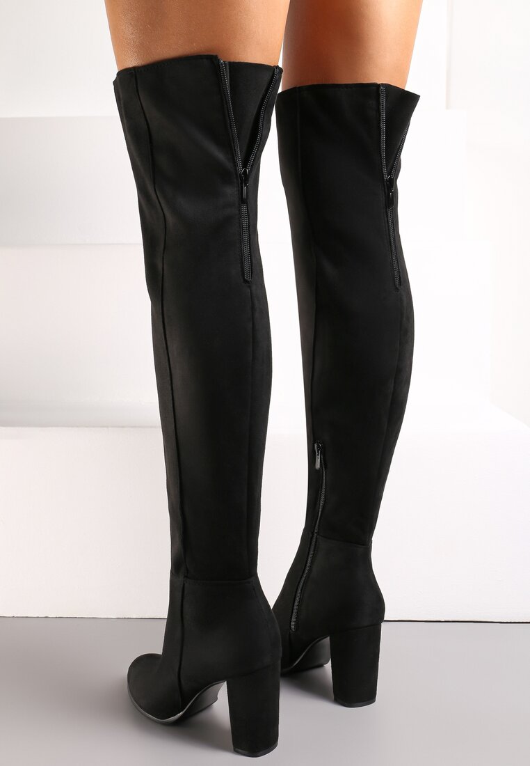 

Чорні Ботфорти, Чорний