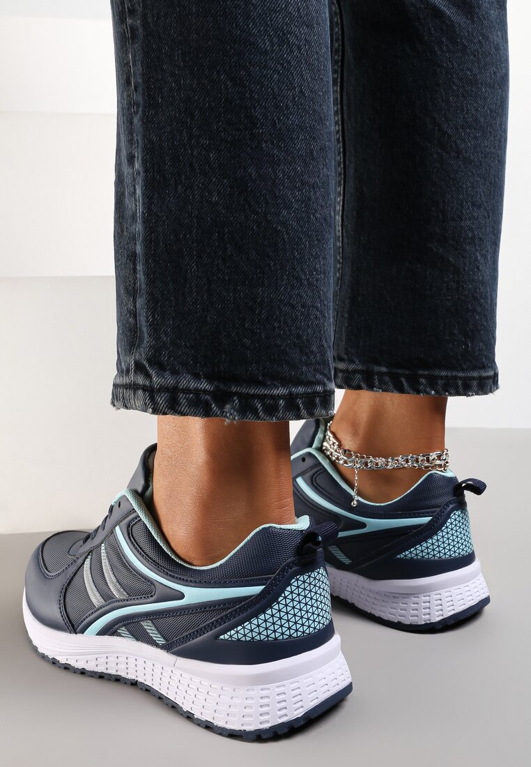 

Сині Кросівки, Синій