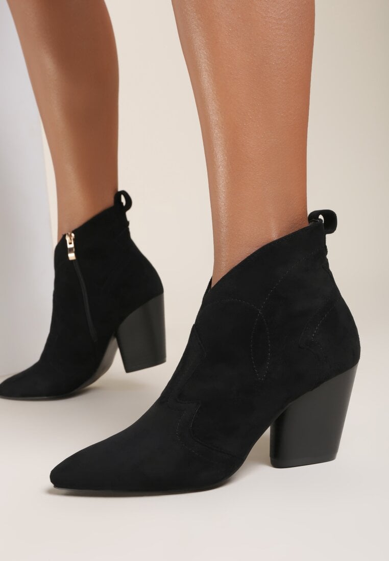 

Чорні Ботильйони, Чорний